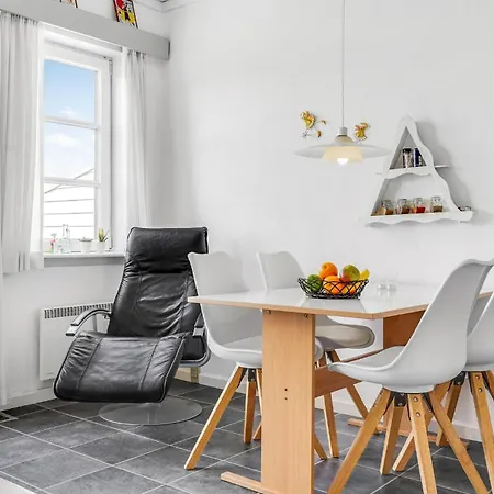 Apartment 64