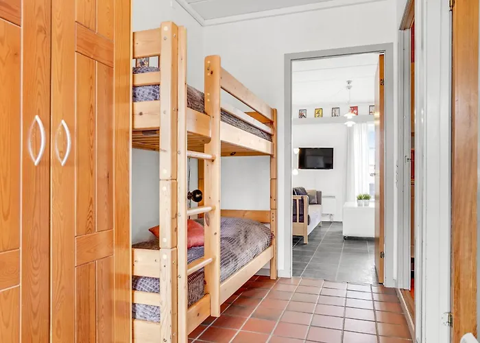 64 Διαμέρισμα *